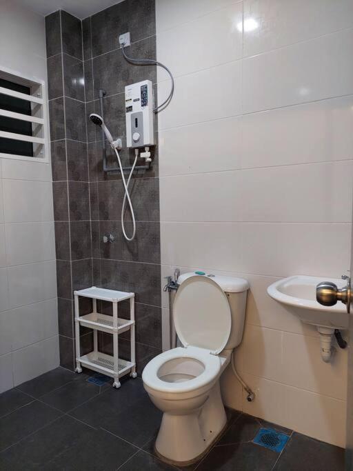 Yong Guesthouse Kuala Kangsar Exteriör bild